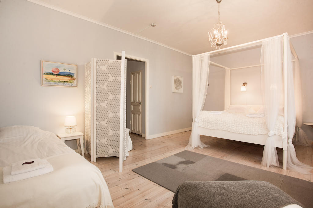 Hotel Wij Traedgardar Ockelbo Habitación foto